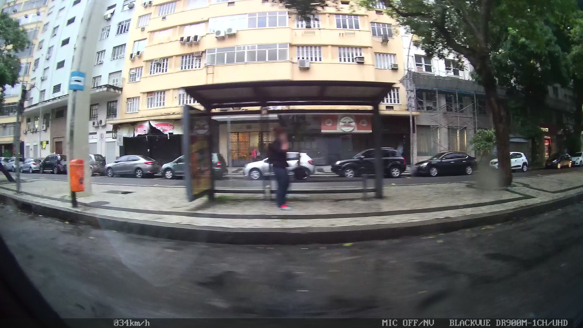 Street-level view near Mesmo do Num 115, Centro
