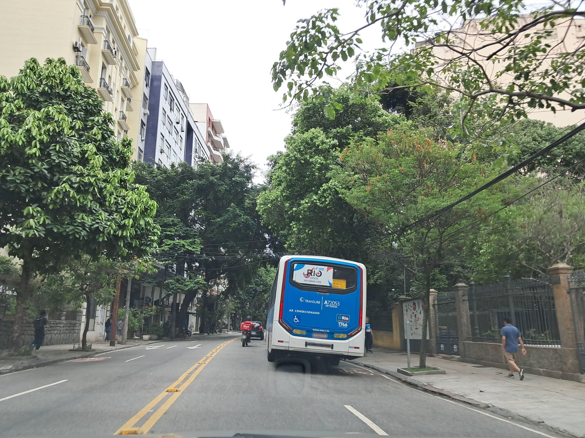 Street-level view near Miraflores, Catete