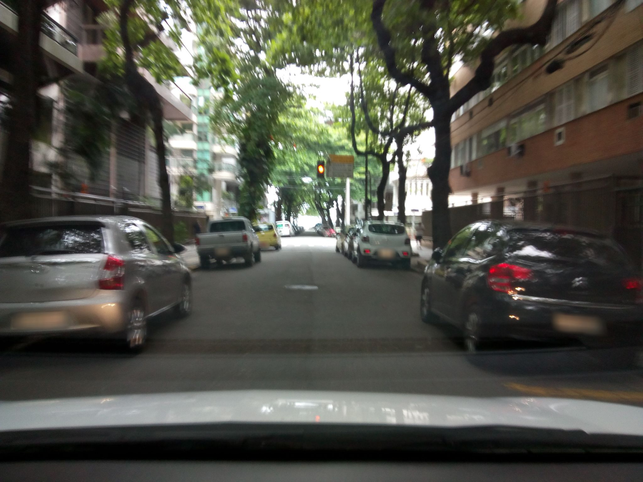 Street-level view near Moema, Leblon