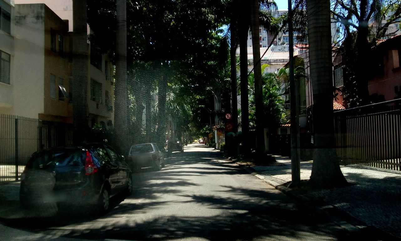 Street-level view near Nía, Laranjeiras