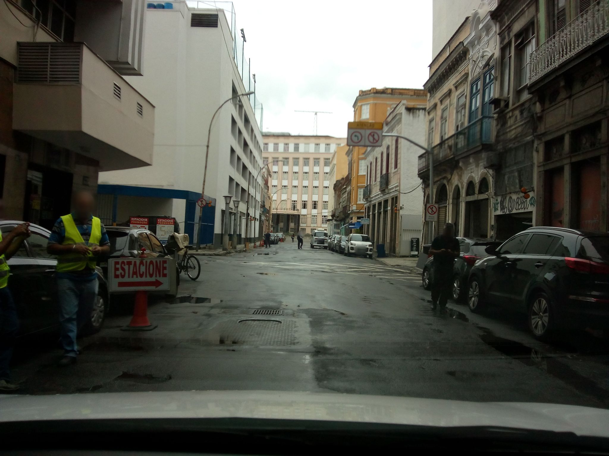 Street-level view near Nos, Centro