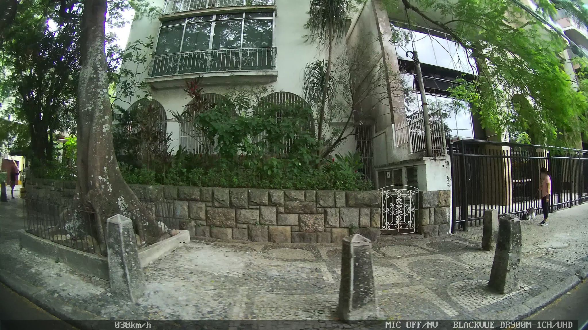 Street-level view near Nova Bethania, Lagoa