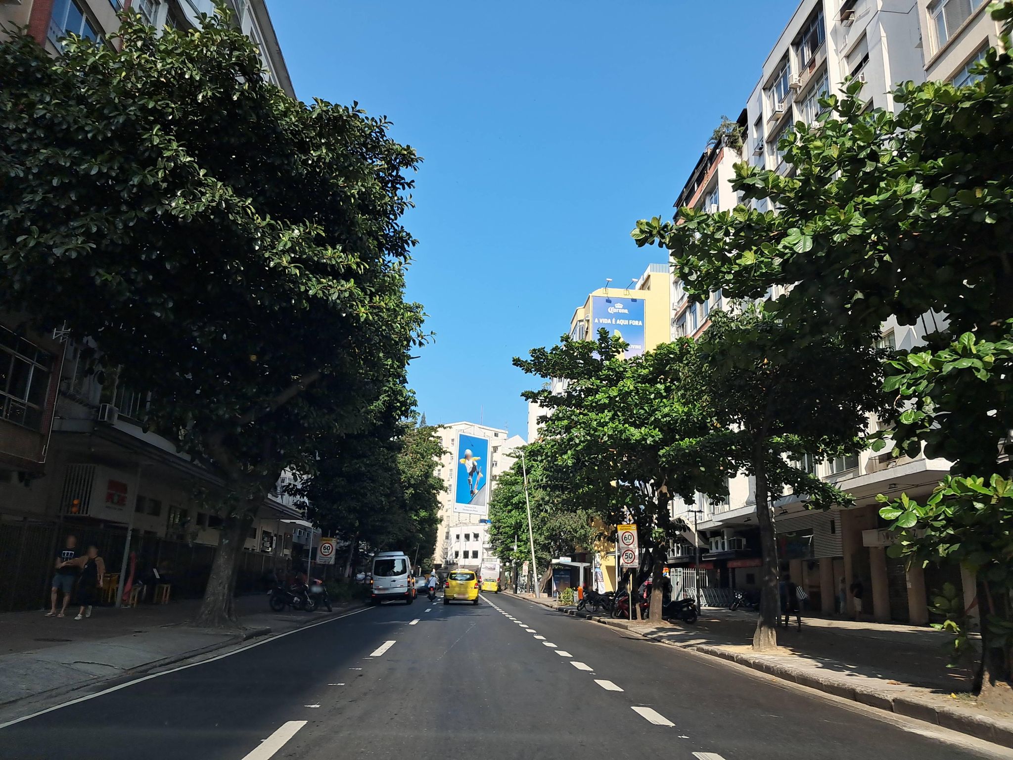 Street-level view near Oi Futuro, Ipanema