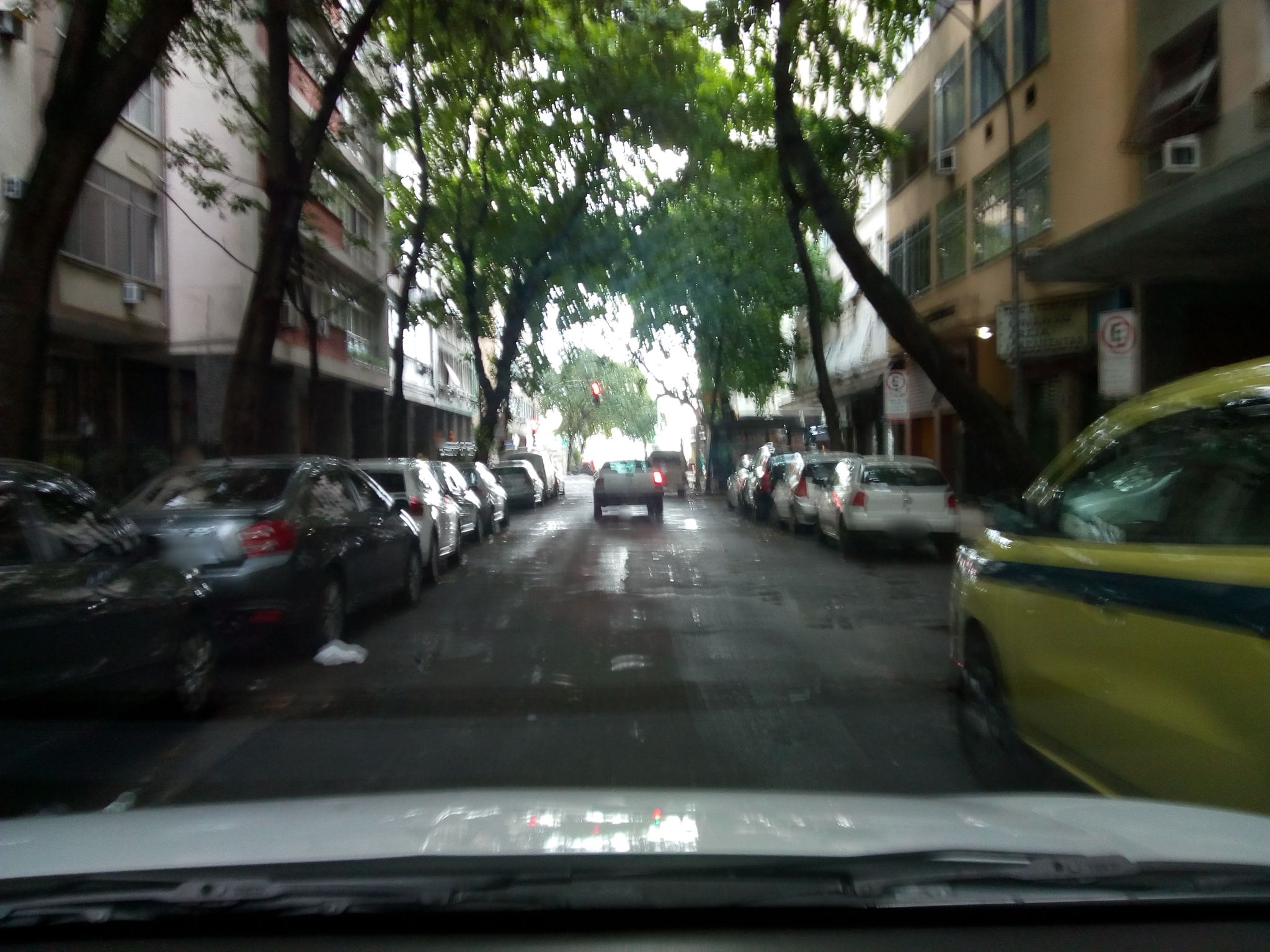 Street-level view near Olintho Ribeiro, Copacabana