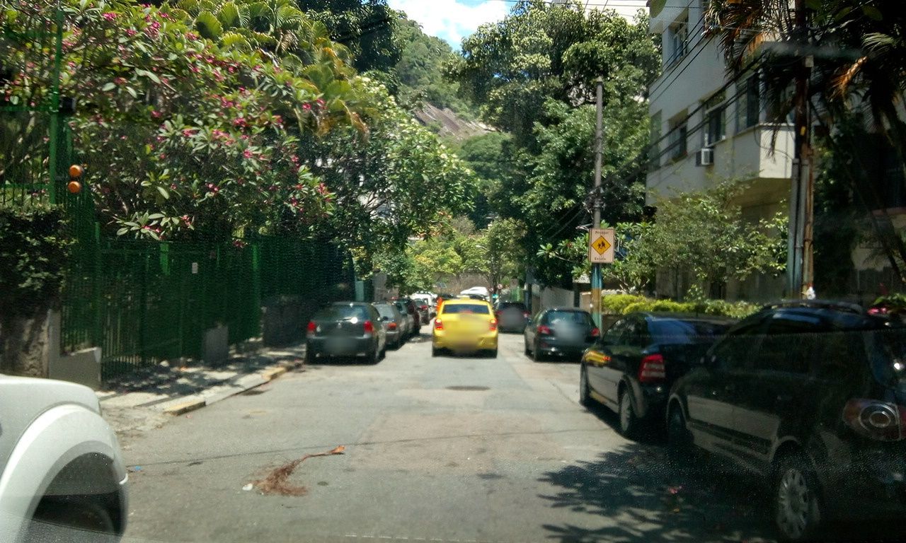 Street-level view near Orange, Laranjeiras