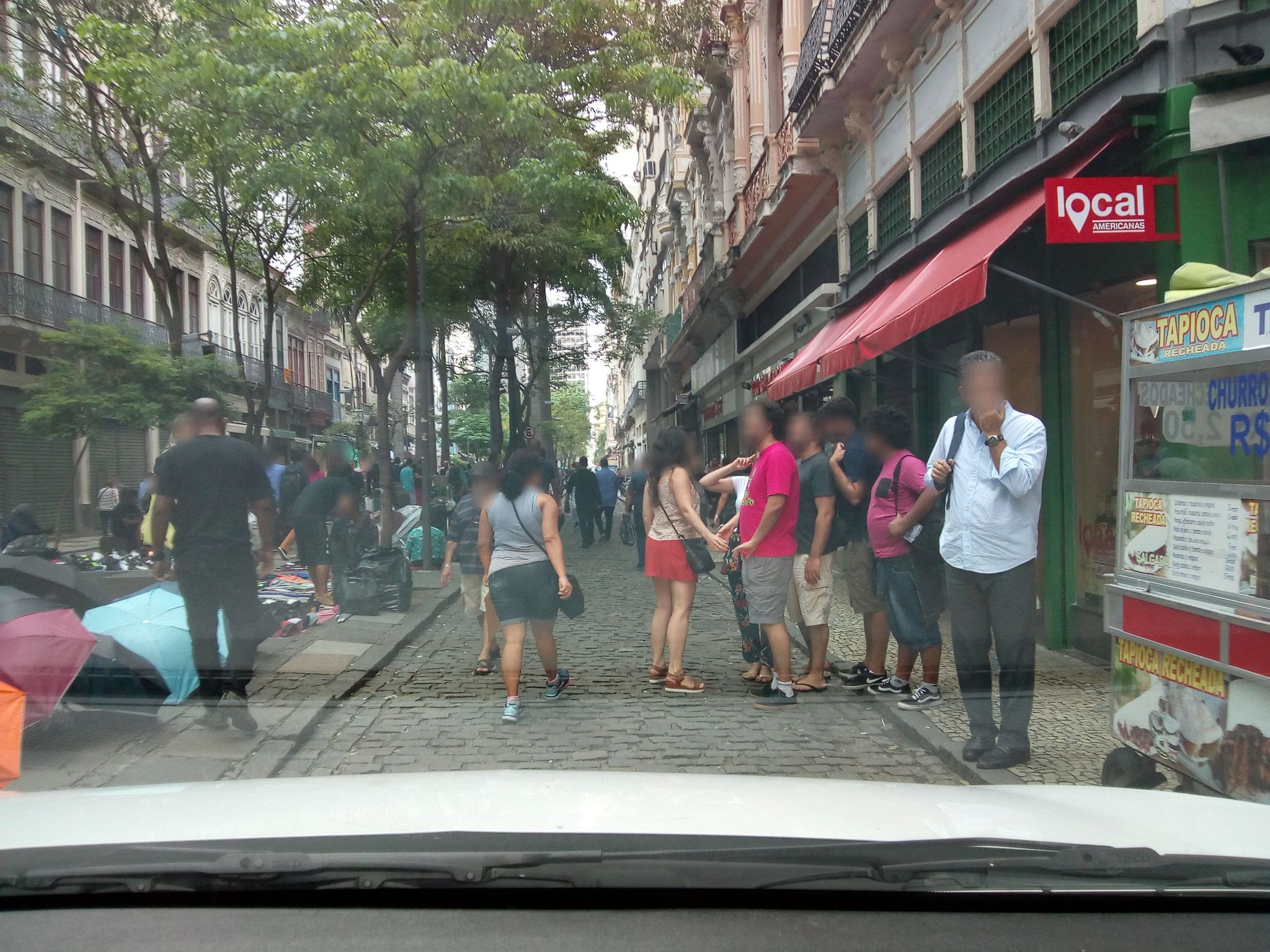 Street-level view near Paço do Ouvidor, Centro