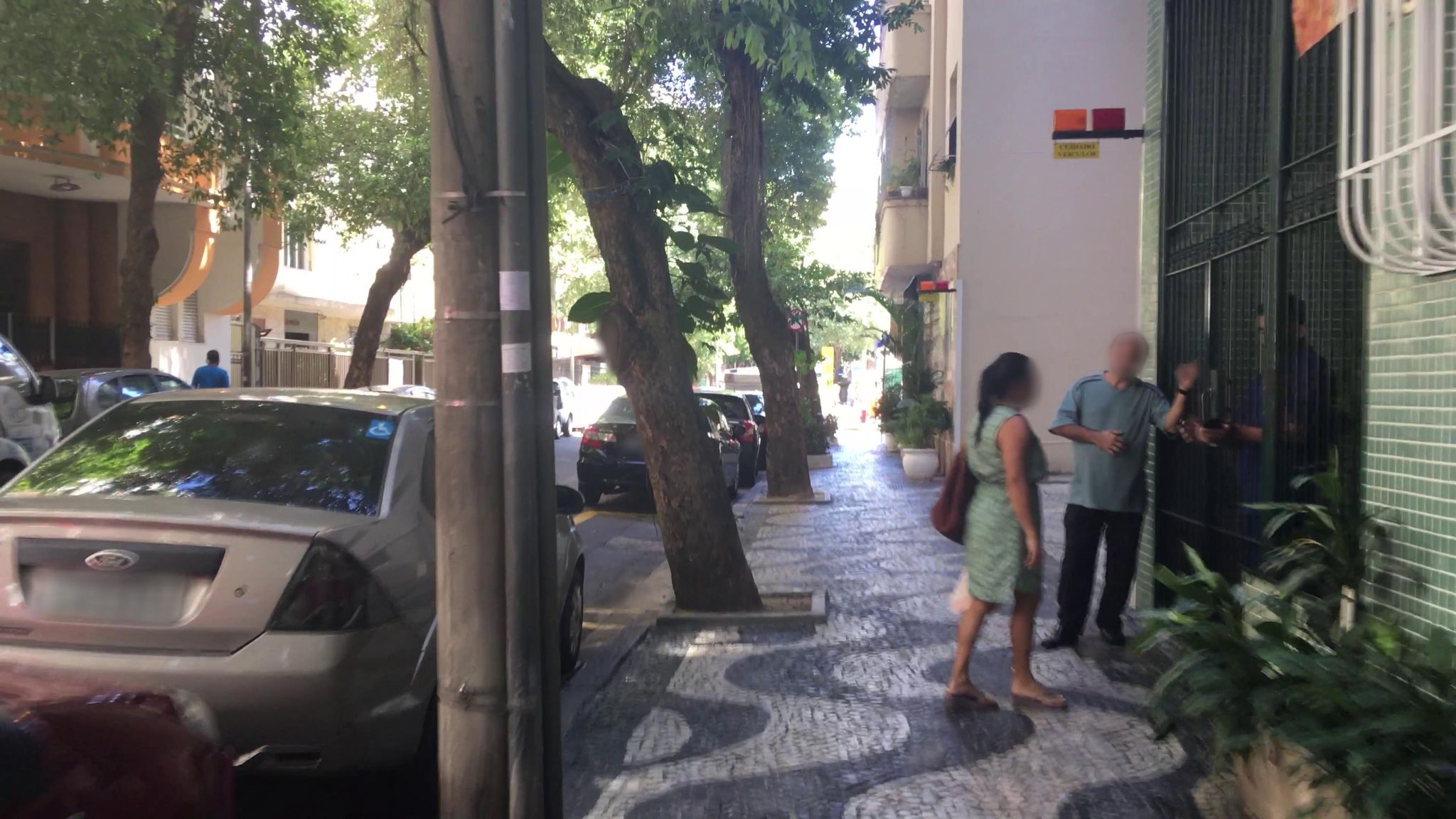 Street-level view near Palacete Valença, Flamengo