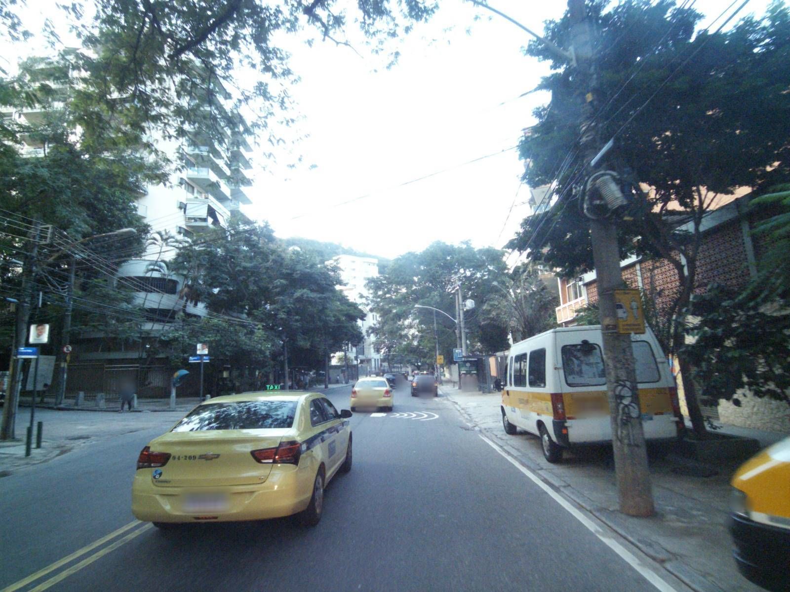 Street-level view near Pallazo Di Reggio, Cosme Velho