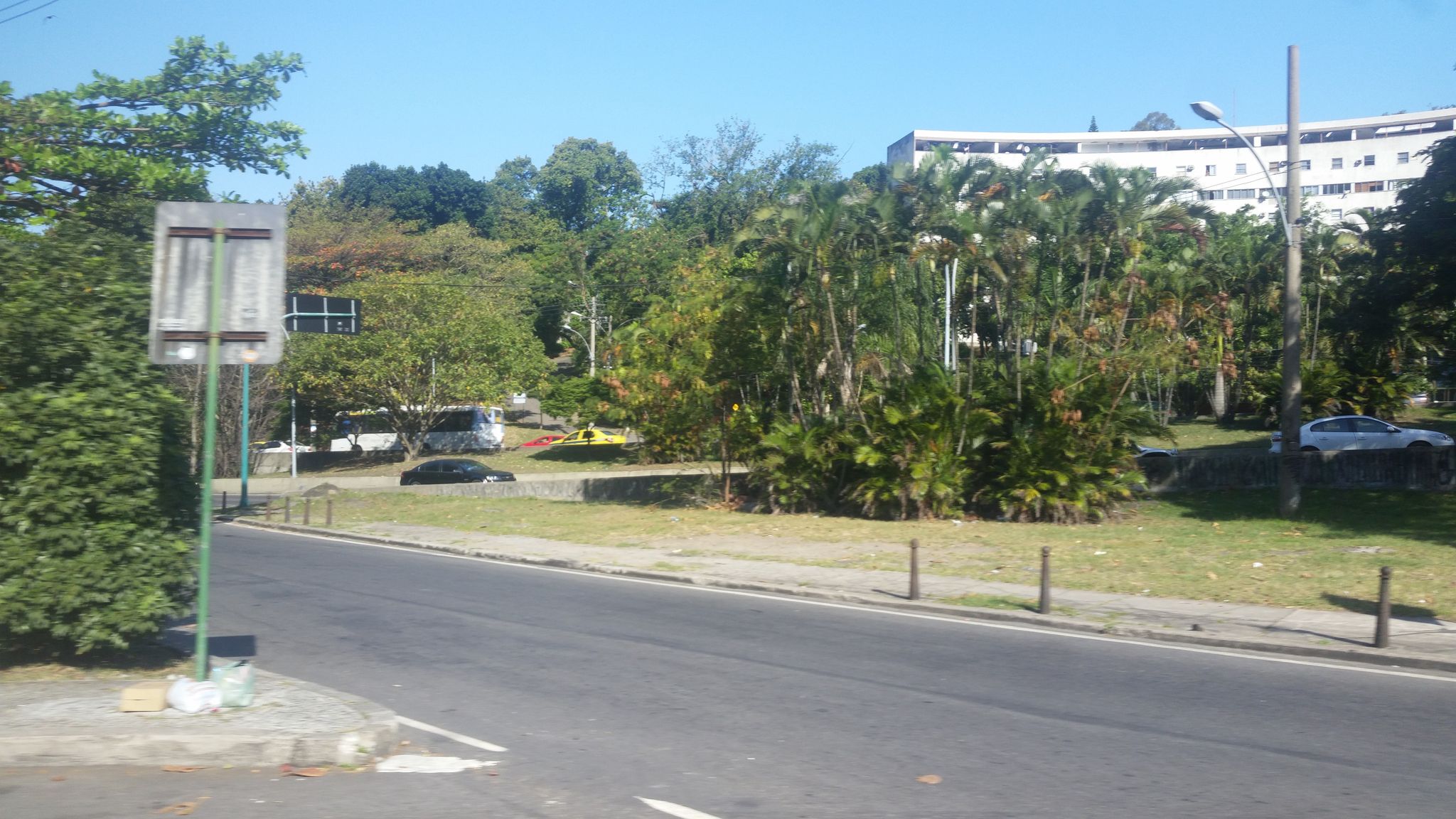 Street-level view near Parque Gaivotas, Gávea