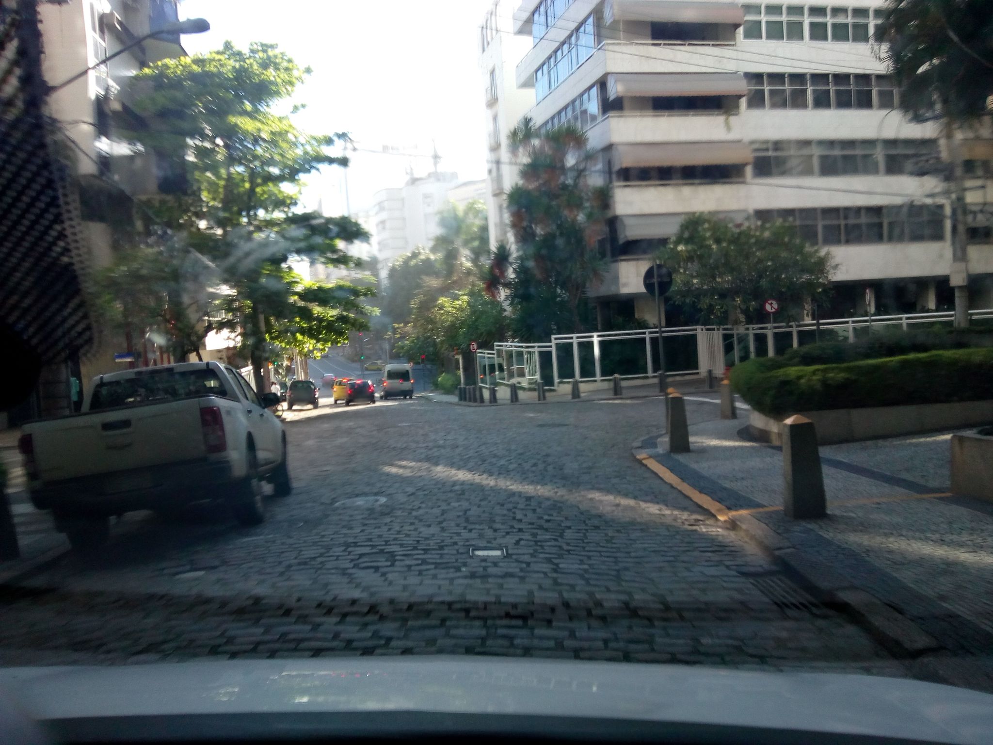 Street-level view near Paulo Martins, Vidigal