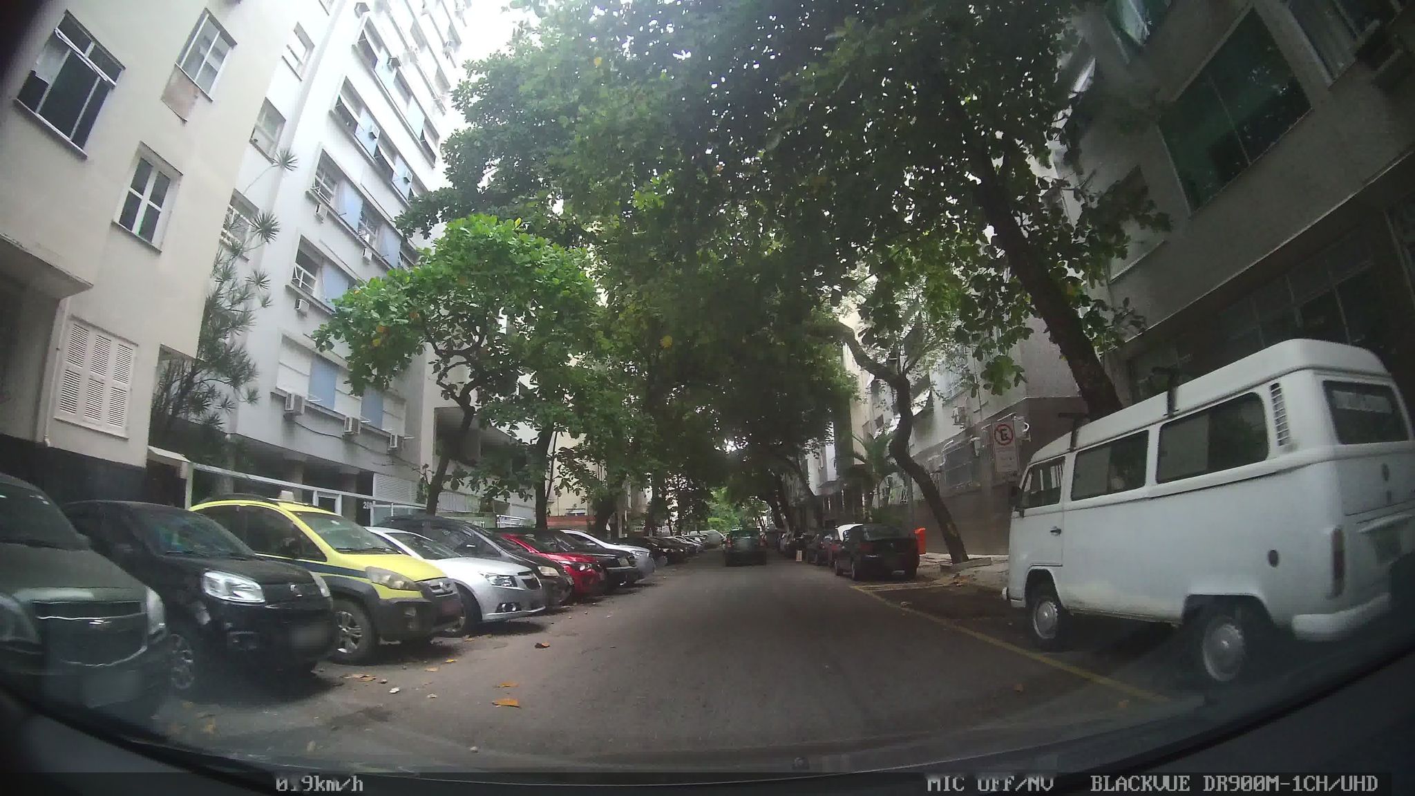 Street-level view near Porto Mar/porto Sol, Leme