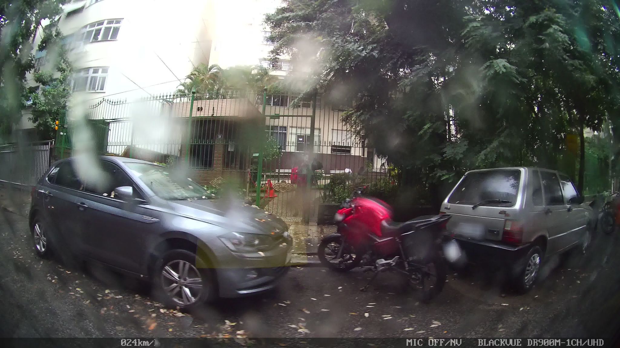 Street-level view near Presidente Vargas, Flamengo