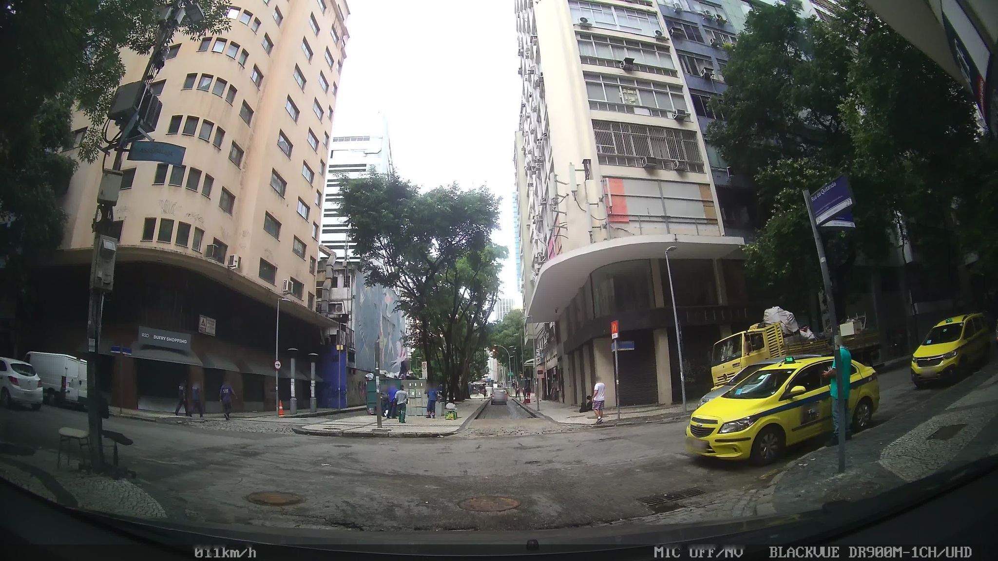 Street-level view near Primeiro Pav Terreo, Centro