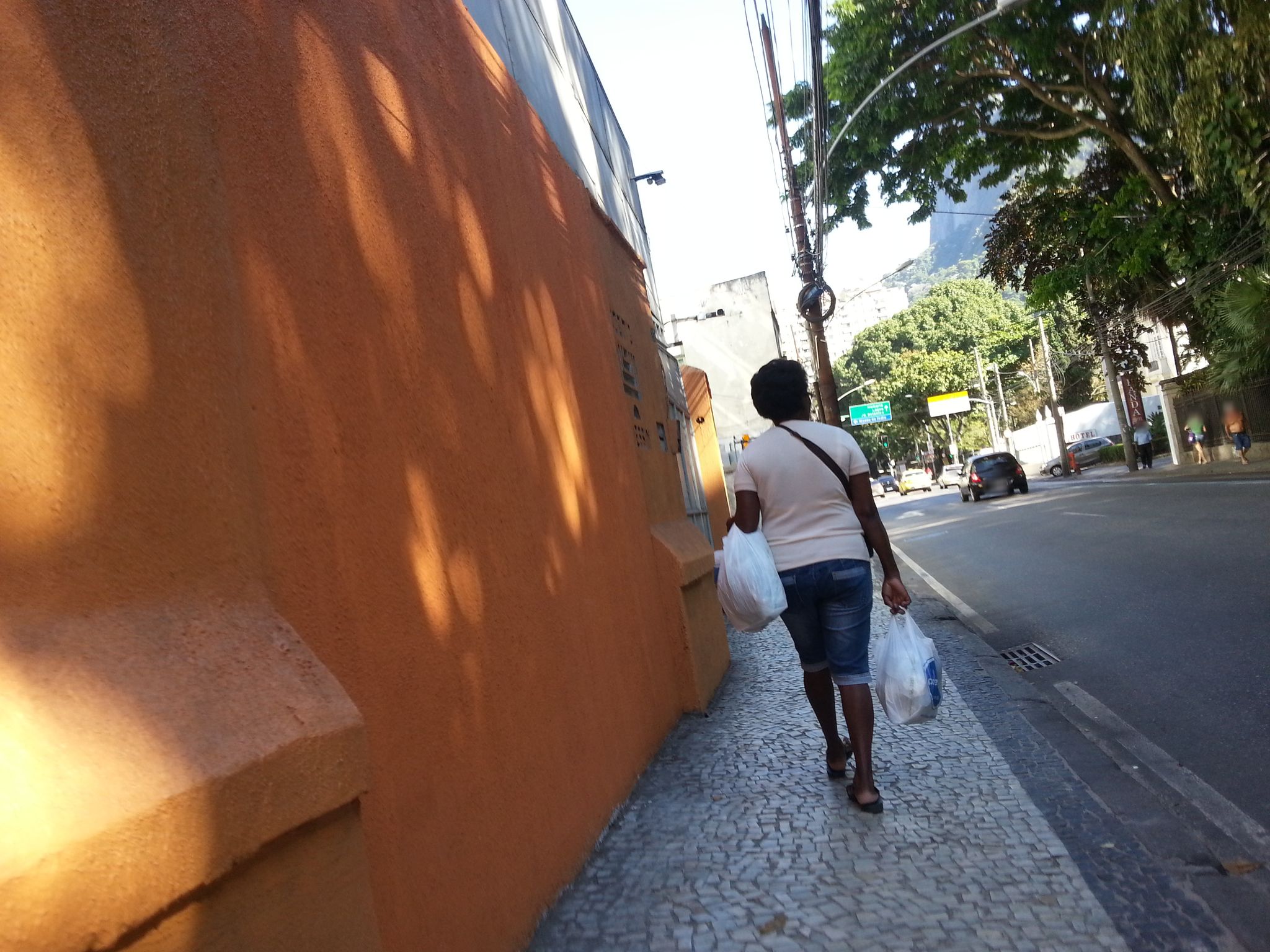 Street-level view near Promenade São Clemente, Botafogo
