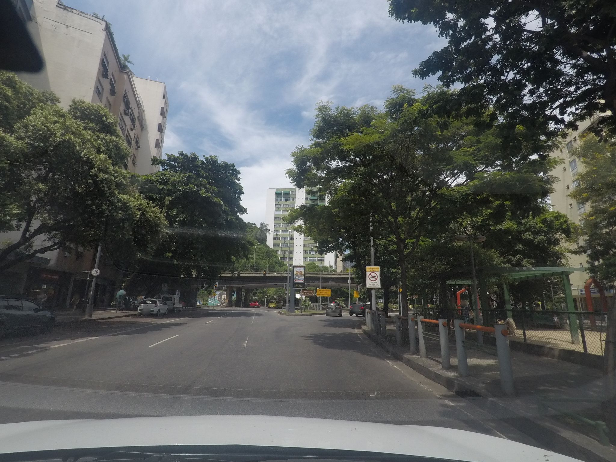 Street-level view near Quinta das Laranjeiras, Catete