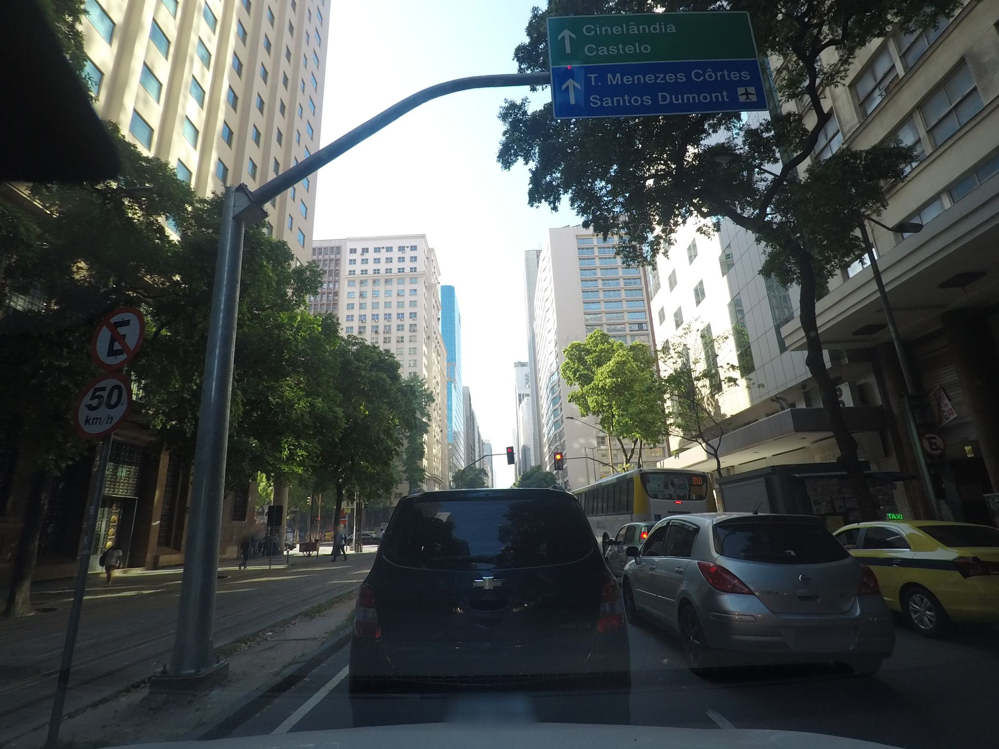 Street-level view near Refer, Centro