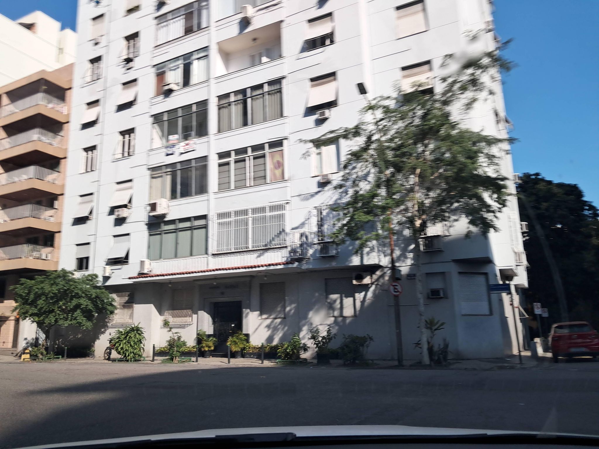 Street-level view near Residencial Baependi, Laranjeiras
