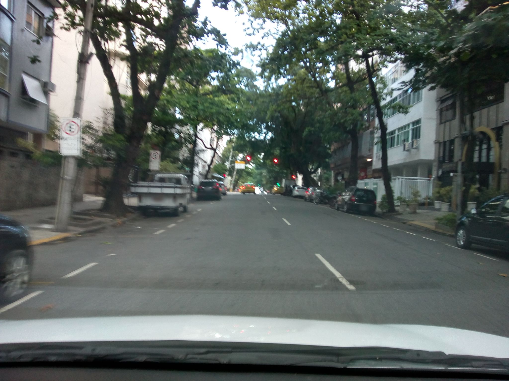 Street-level view near Residencial Coutry Palace, Ipanema