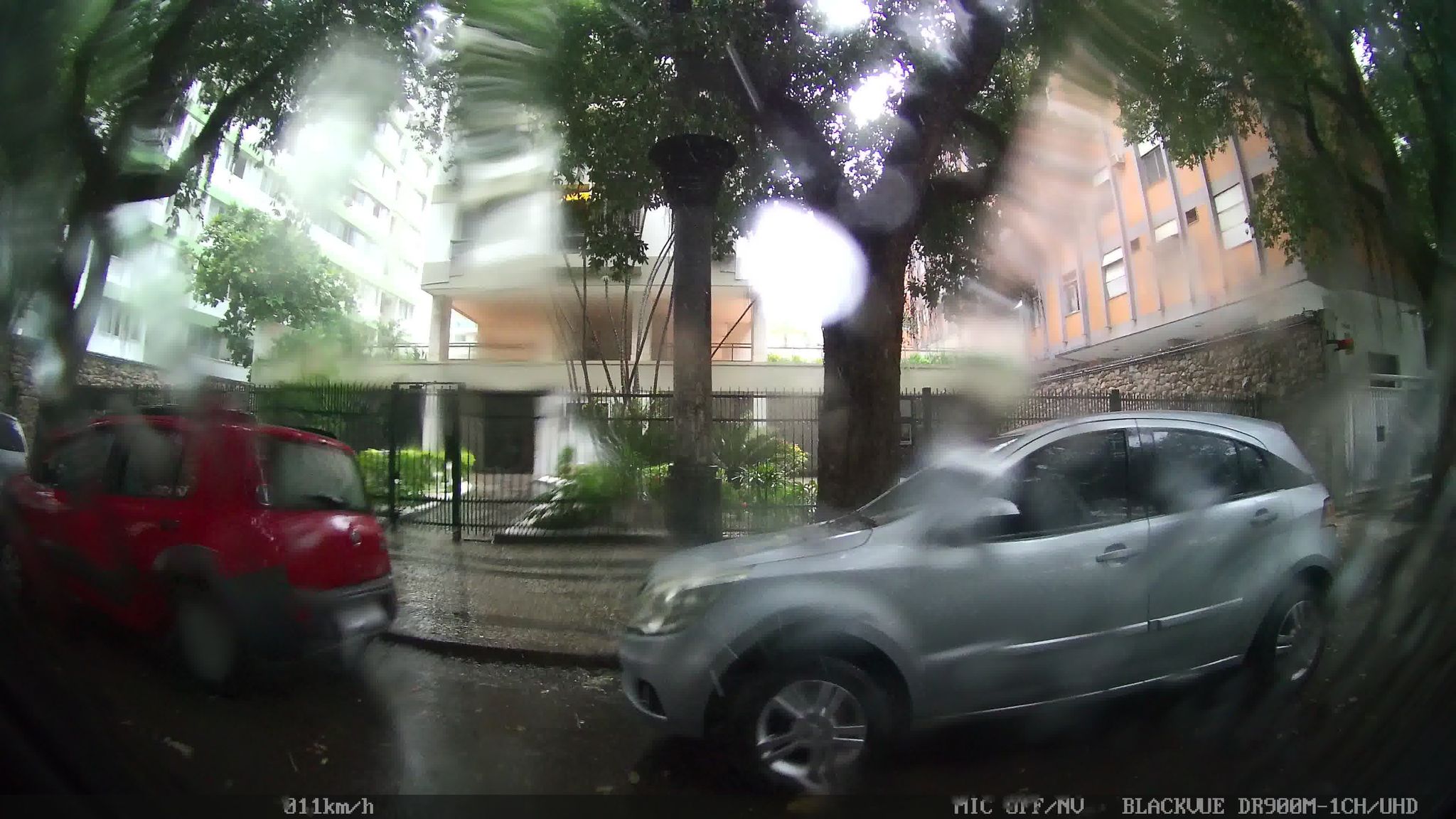 Street-level view near Residencial Dona Mariana, Botafogo