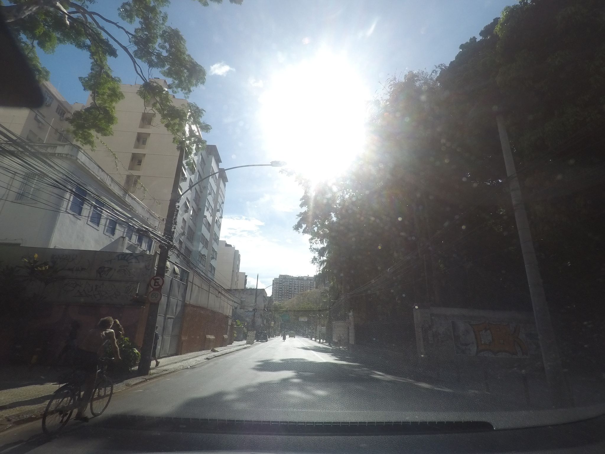 Street-level view near Residencial São Clemente Servile, Botafogo