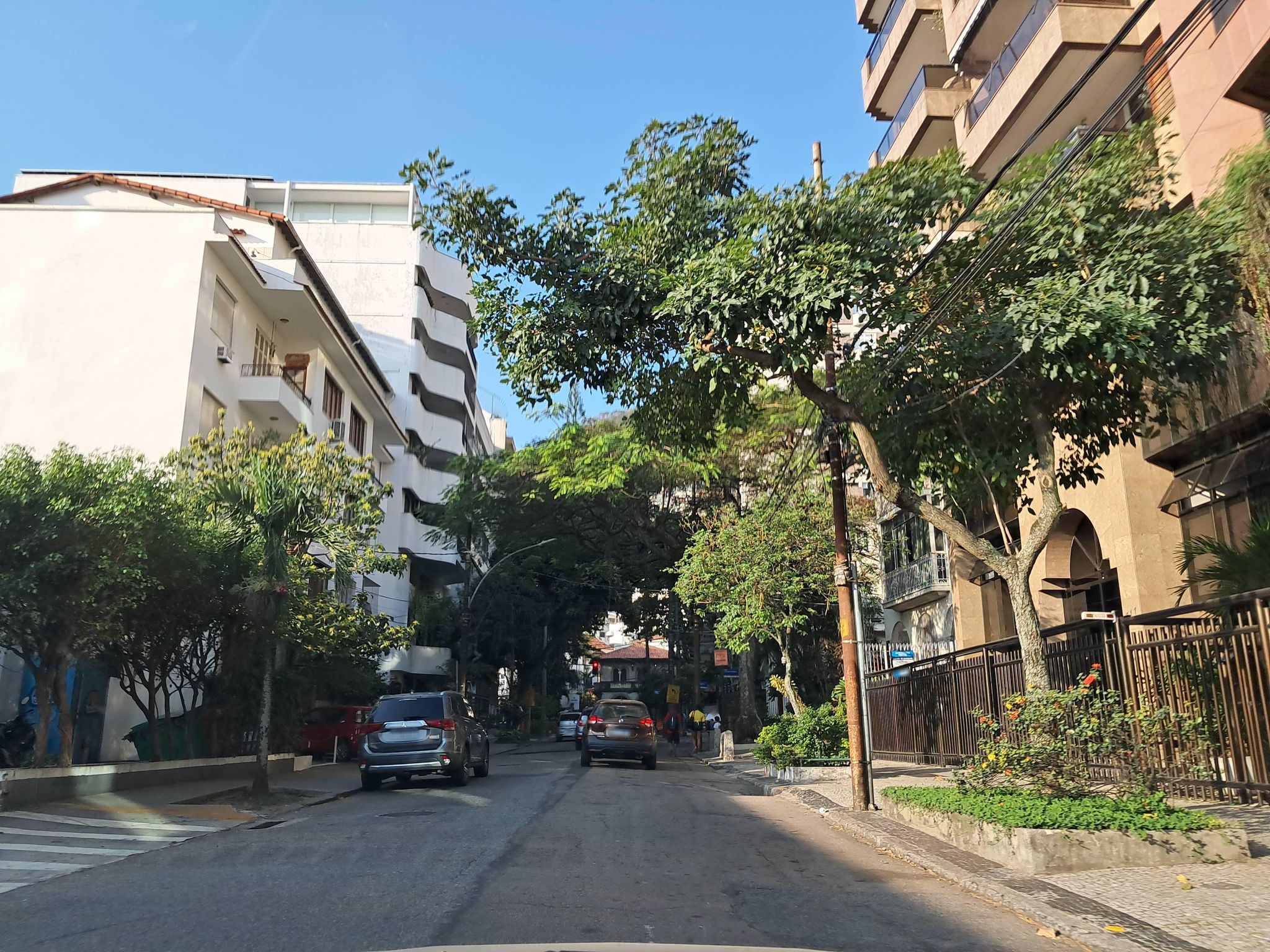 Street-level view near Residências Felix Mendelssohn, Humaitá