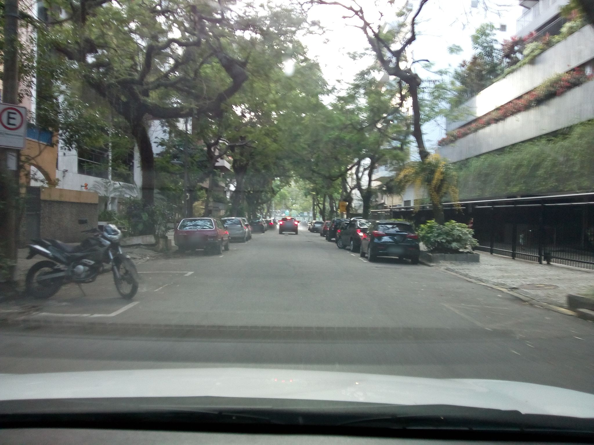 Street-level view near Residências Giuseppe Verde, Ipanema