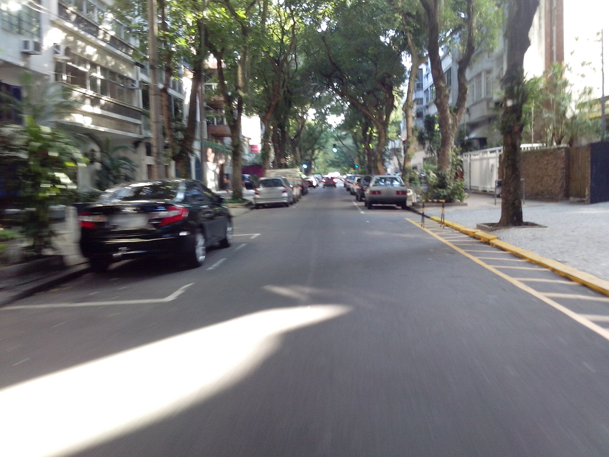 Street-level view near Residencias Henry Purcell, Ipanema