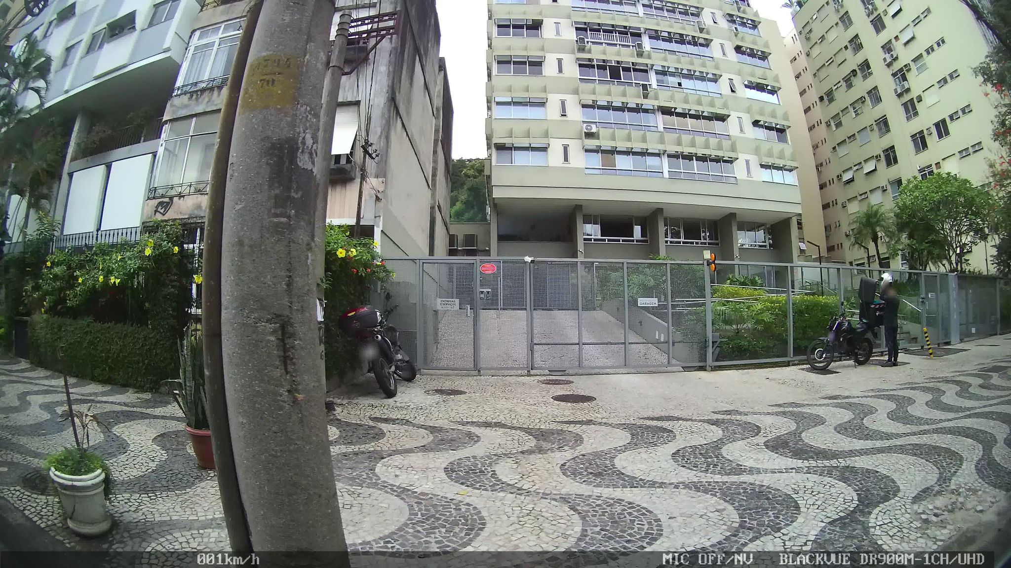 Street-level view near Residências Maison, Lagoa