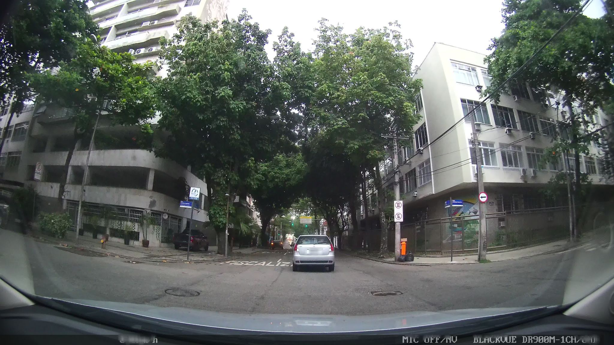 Street-level view near San Martin, Leblon