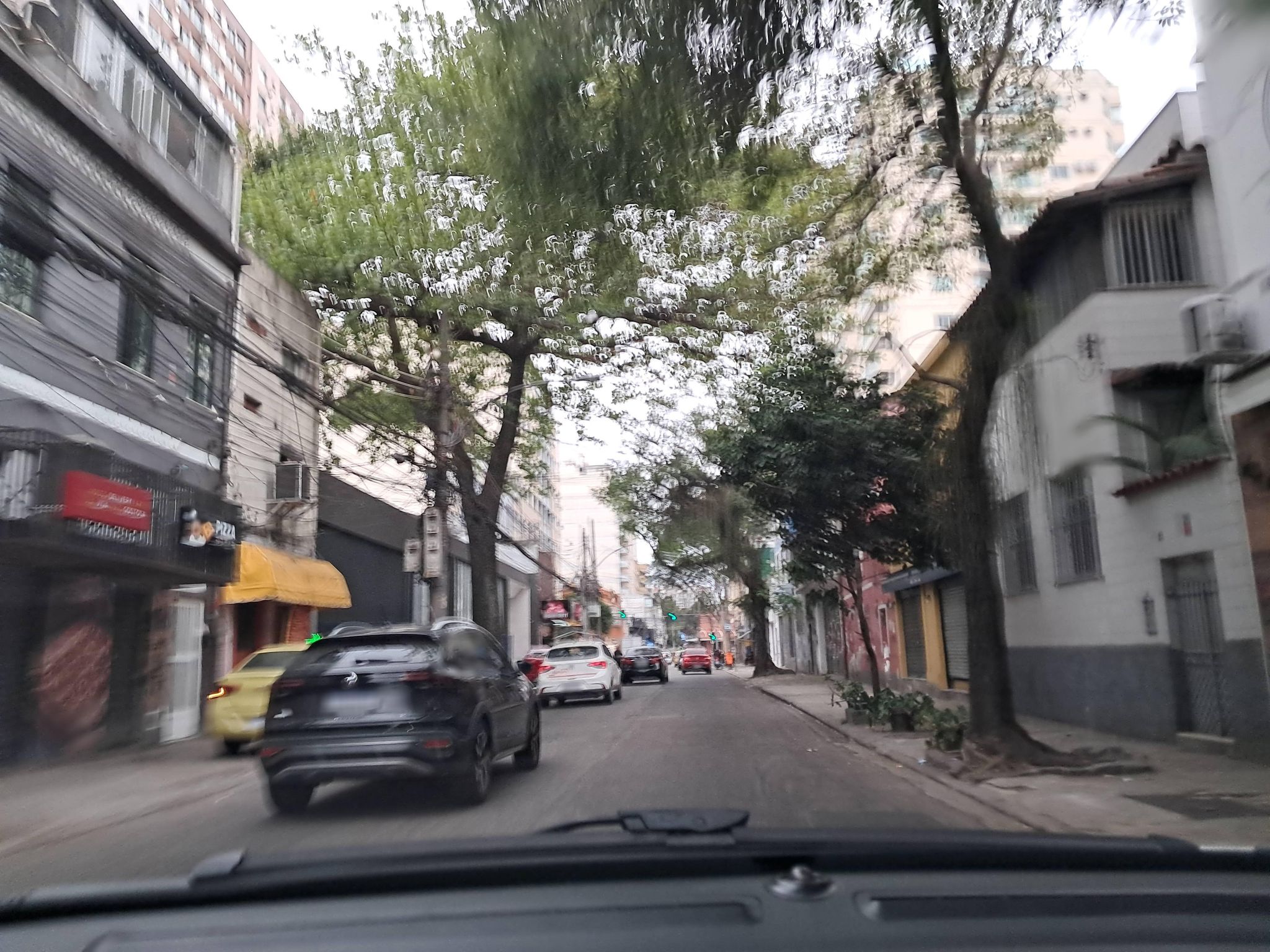 Street-level view near Serpros, Botafogo