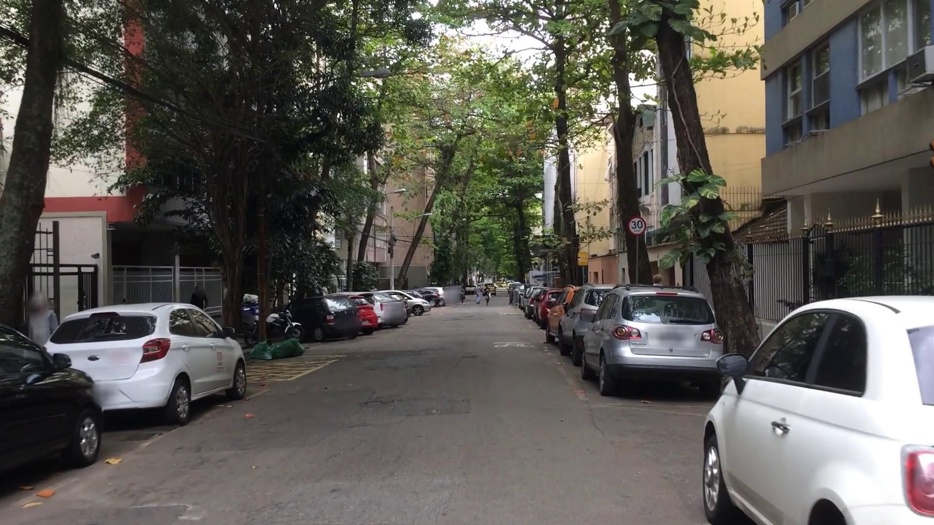 Street-level view near Sinagoga, Laranjeiras