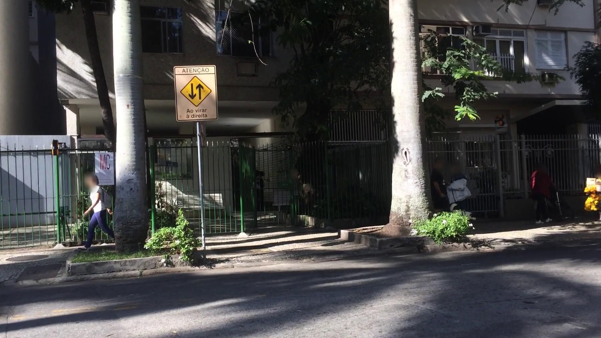 Street-level view near Solar da Palmeiras, Laranjeiras