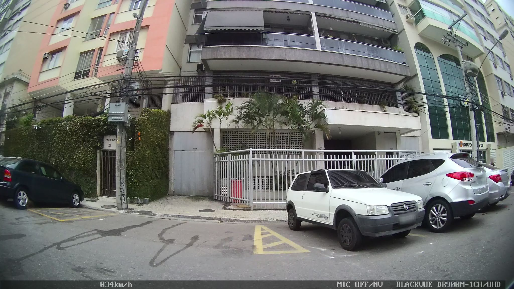 Street-level view near Solar de Botafogo, Botafogo
