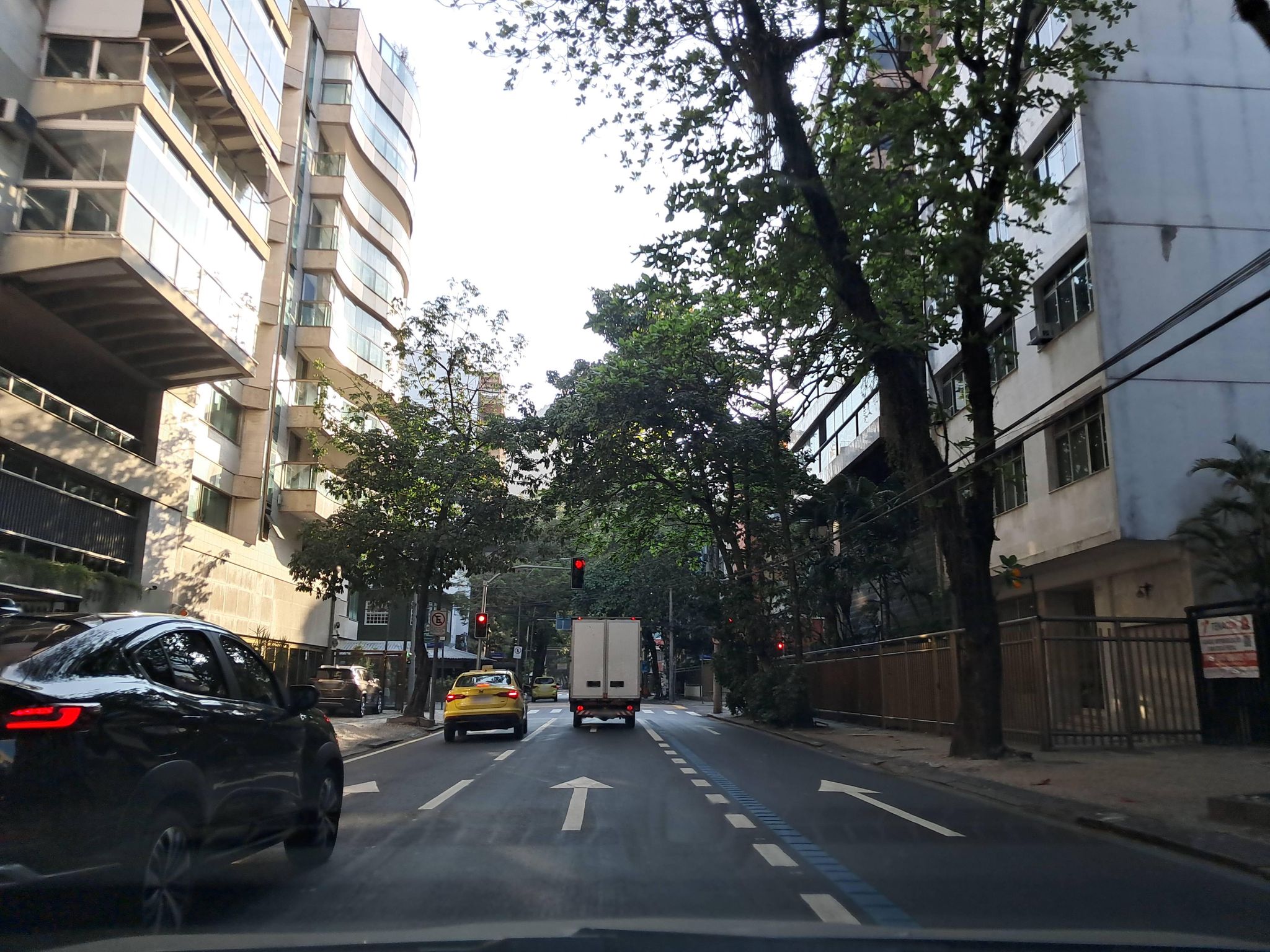 Street-level view near Solar do Leblon, Leblon