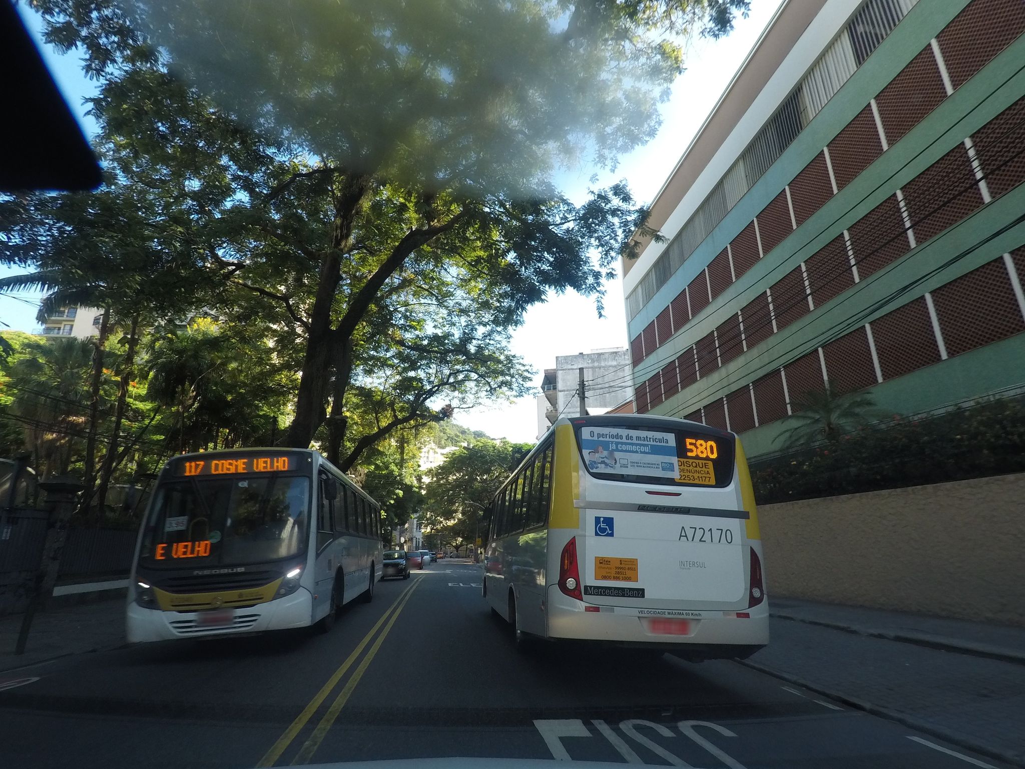 Street-level view near Solar do Mal. Pires Ferreira, Laranjeiras