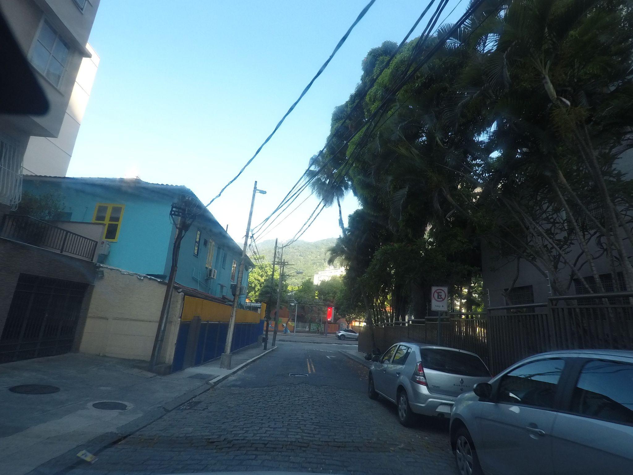 Street-level view near Solar St Margarida Maria, Lagoa