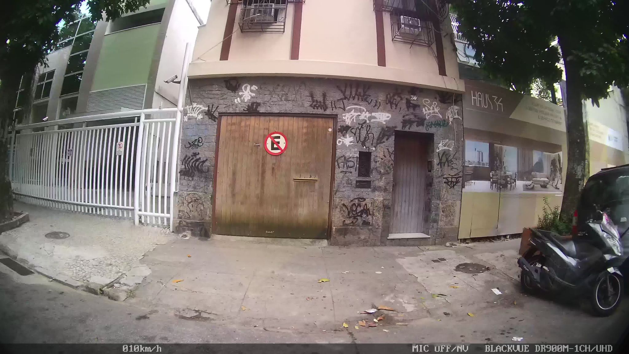 Street-level view near Spazio Residencial, Botafogo