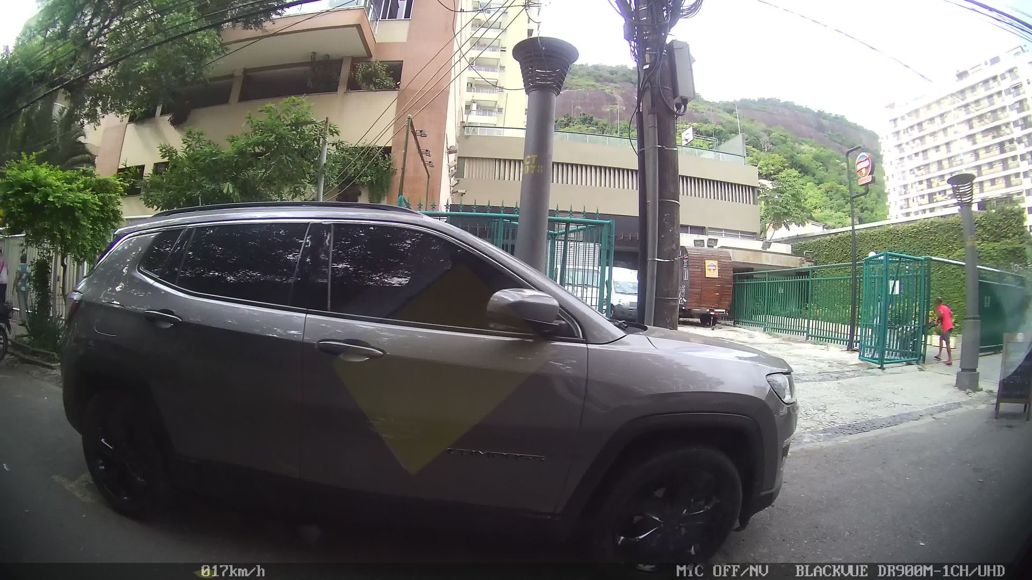 Street-level view near Spazio Verde, Botafogo