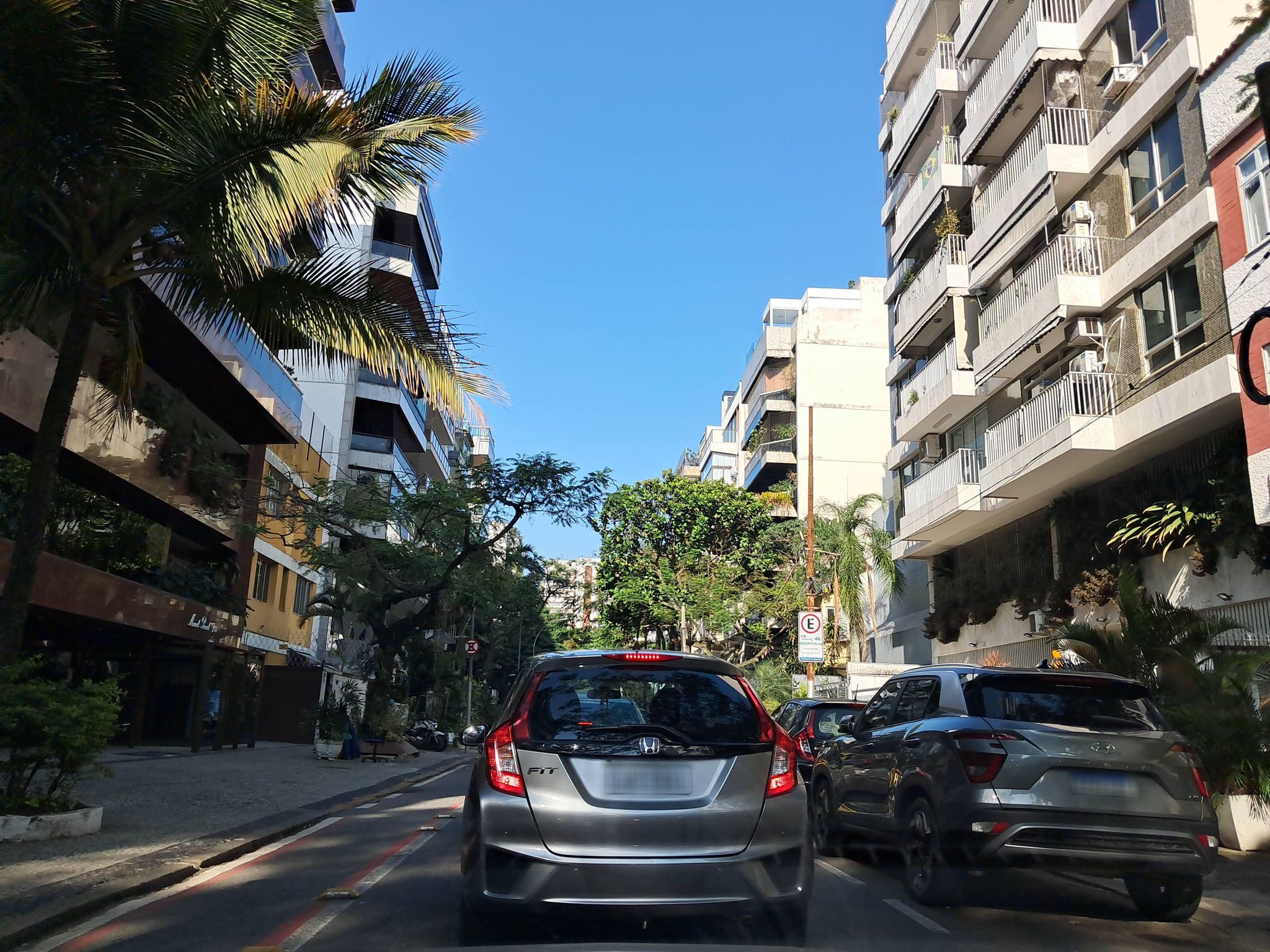 Street-level view near St Regis, Ipanema