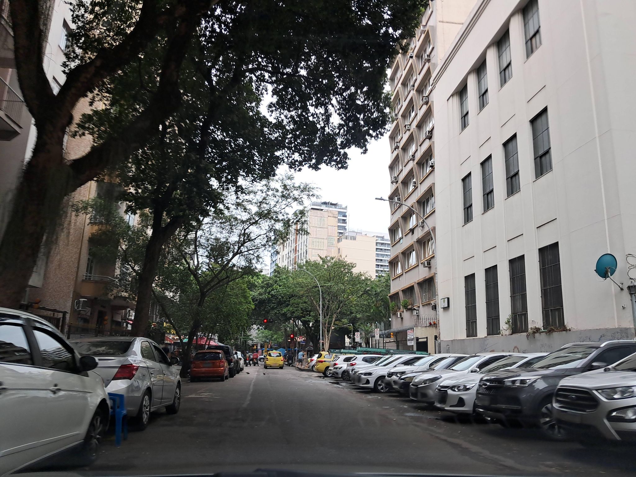 Street-level view near Suryo Mahikari, Catete