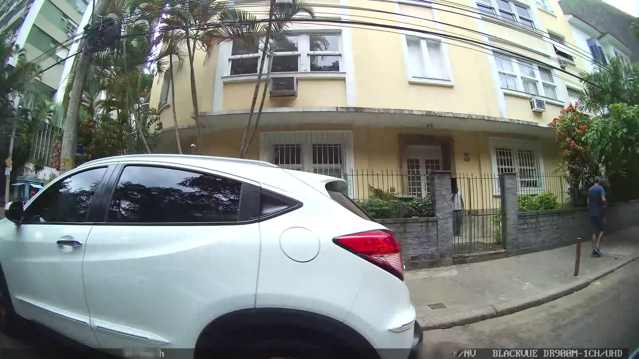 Street-level view near Valega, Lagoa