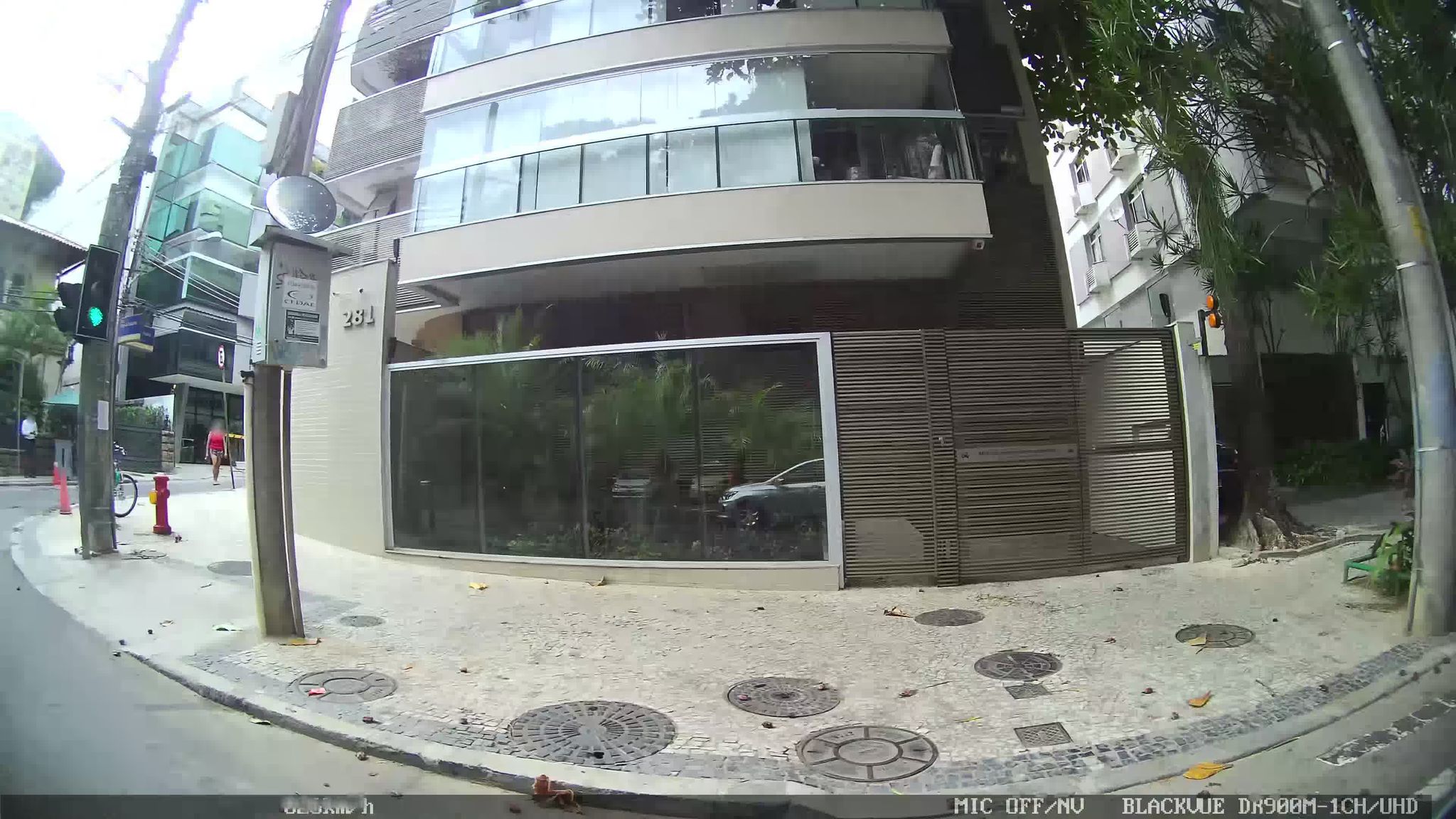 Street-level view near Varandas da Fonte, Lagoa