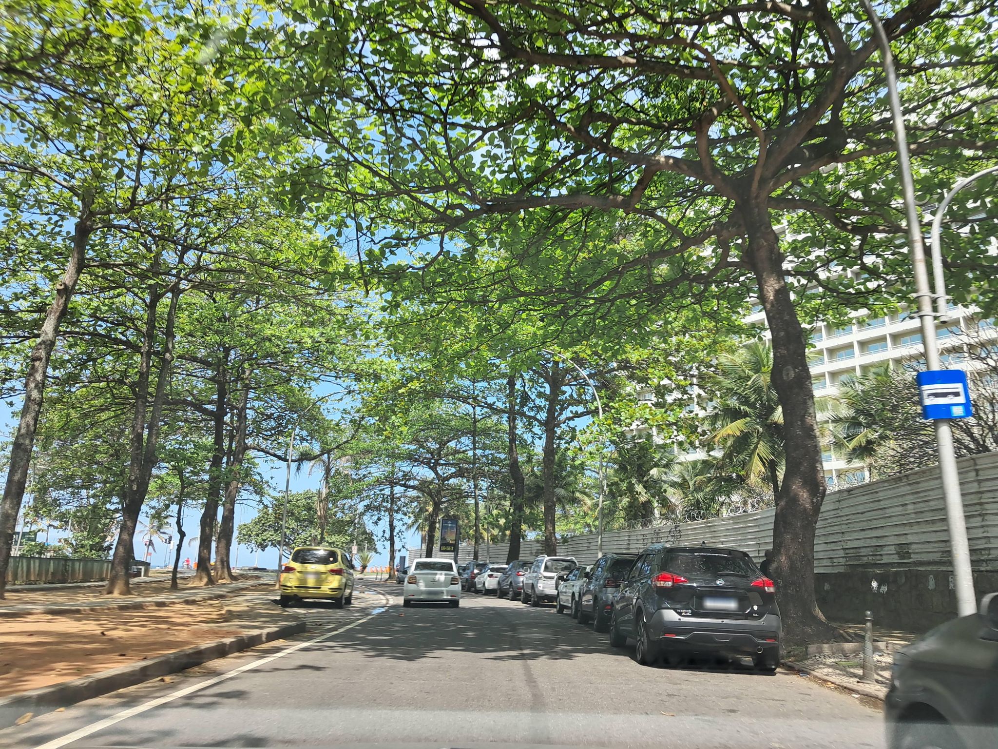 Street-level view near Verrocchio, São Conrado