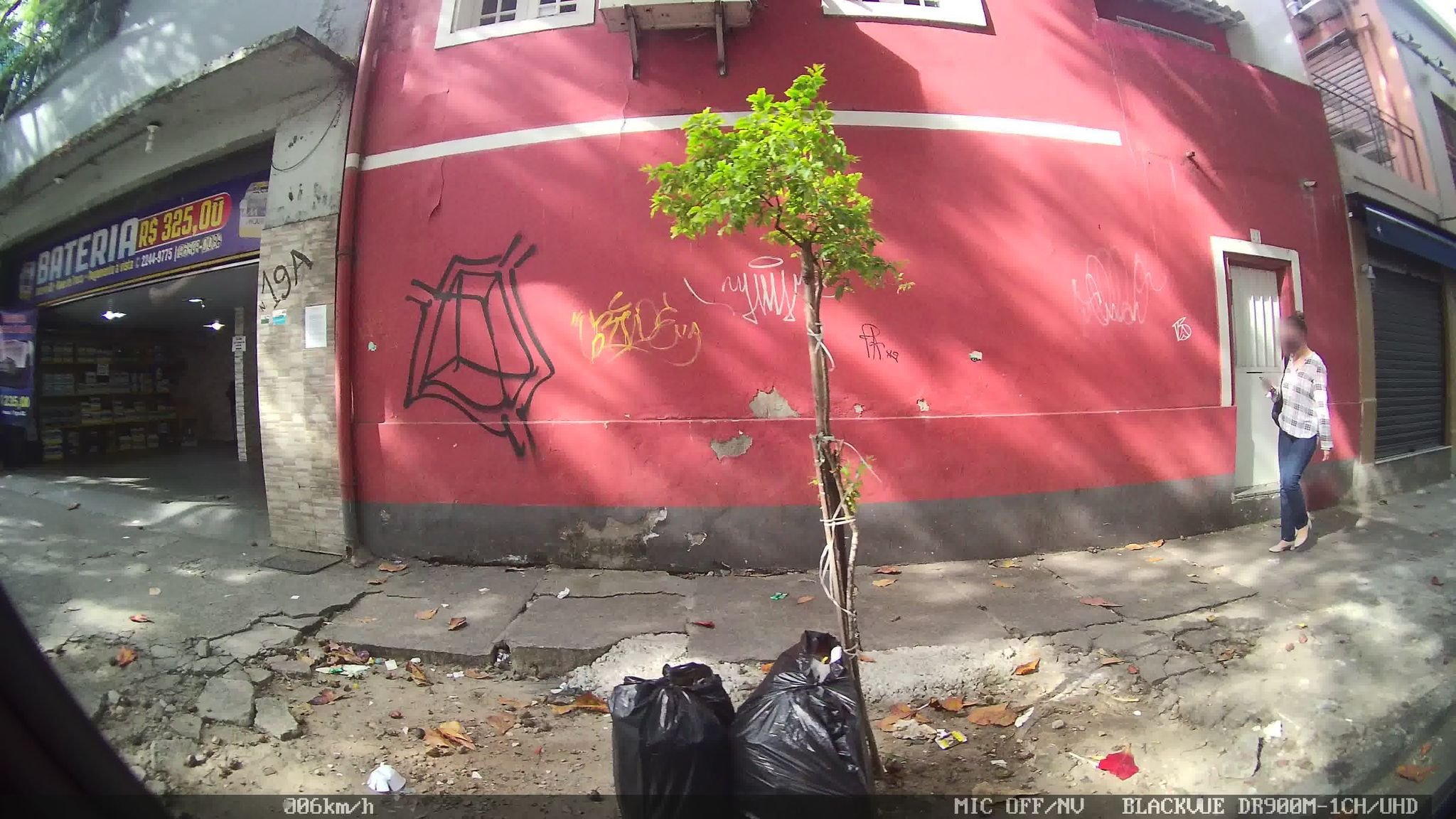 Street-level view near Villa Amaral, Botafogo