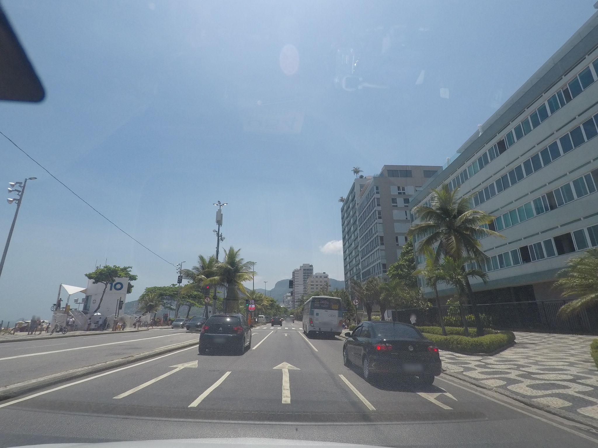 Street-level view near Villa Deste, Ipanema