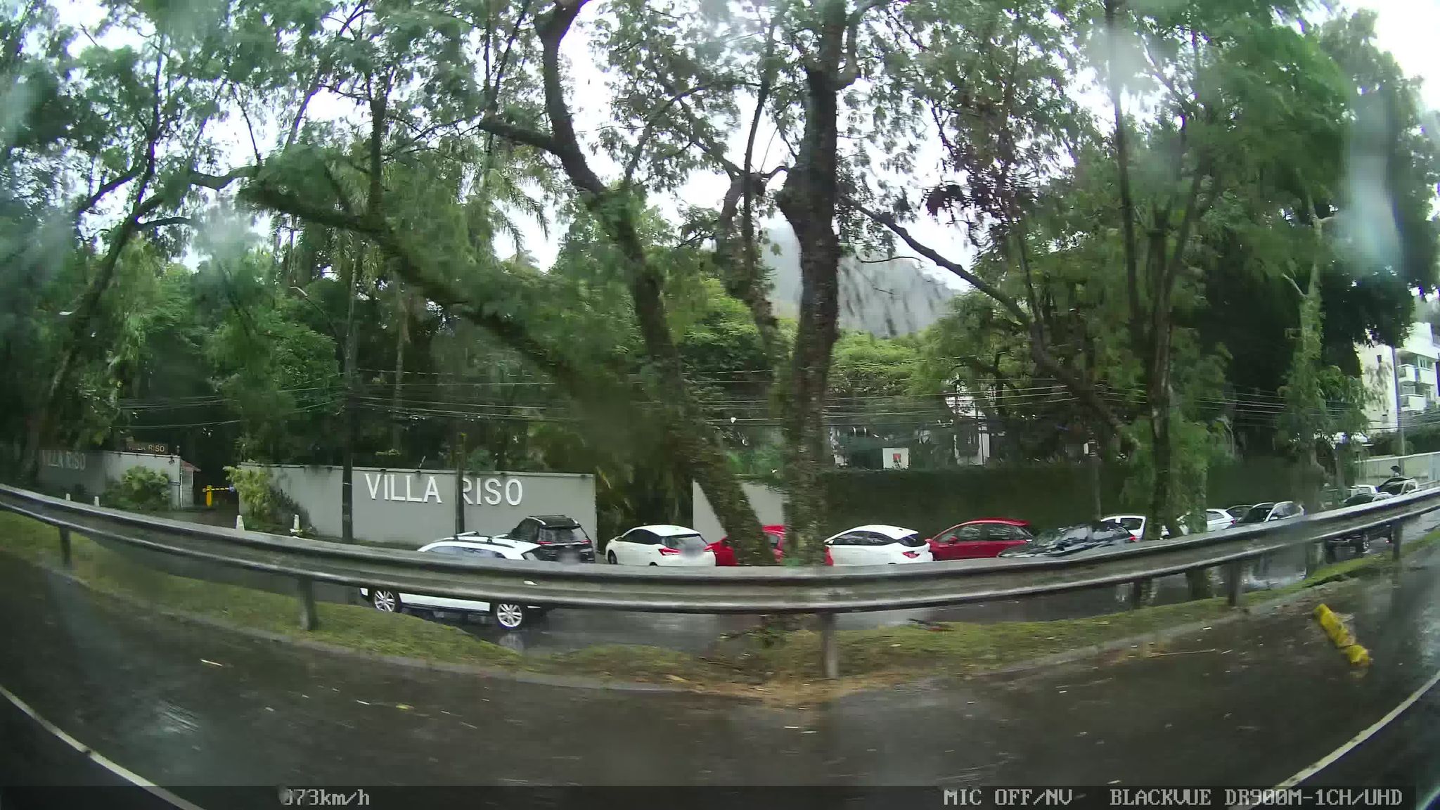 Street-level view near Villa Riso, Gávea