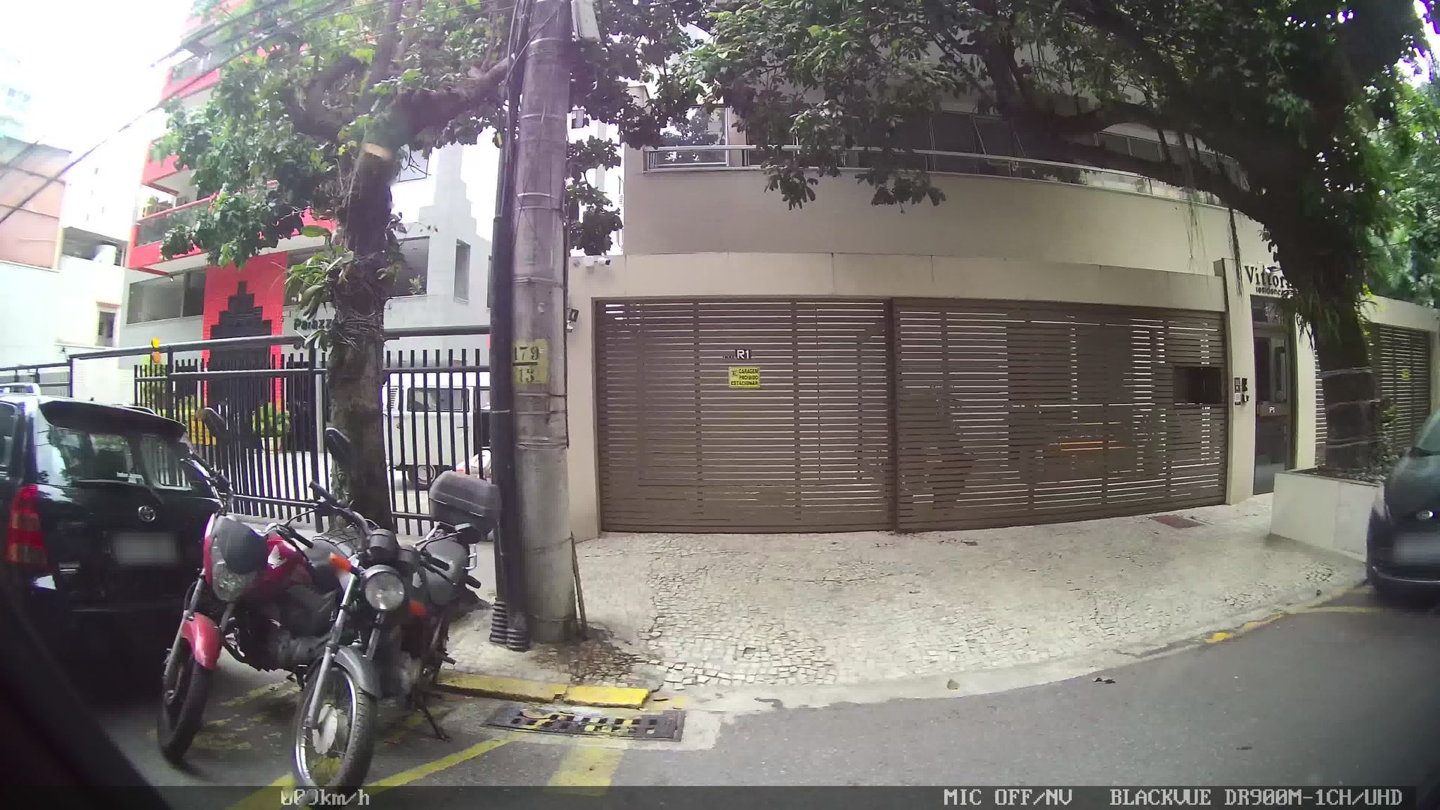 Street-level view near Vittorio Residence, Botafogo