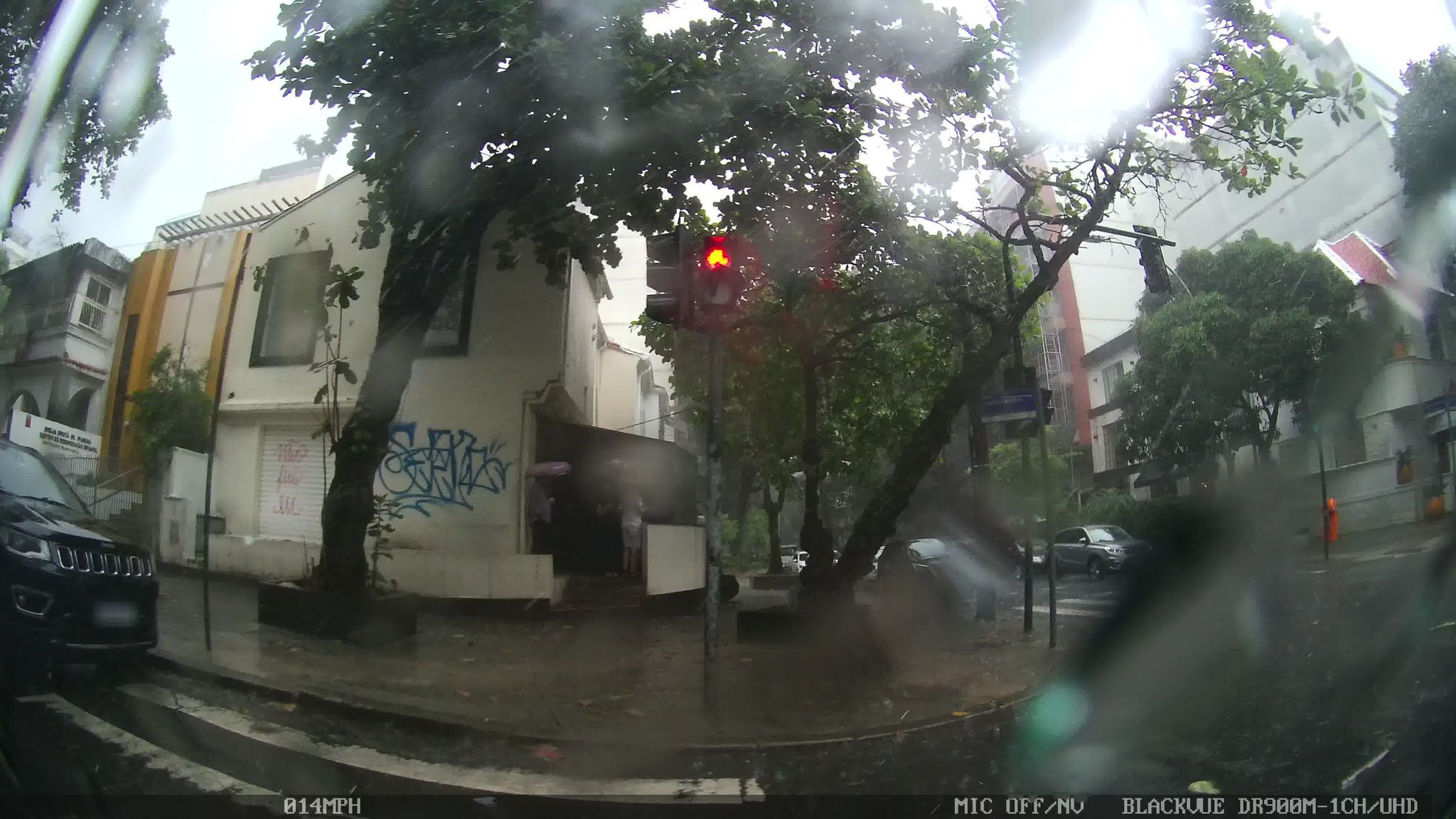 Street-level view near Wise Up, Ipanema