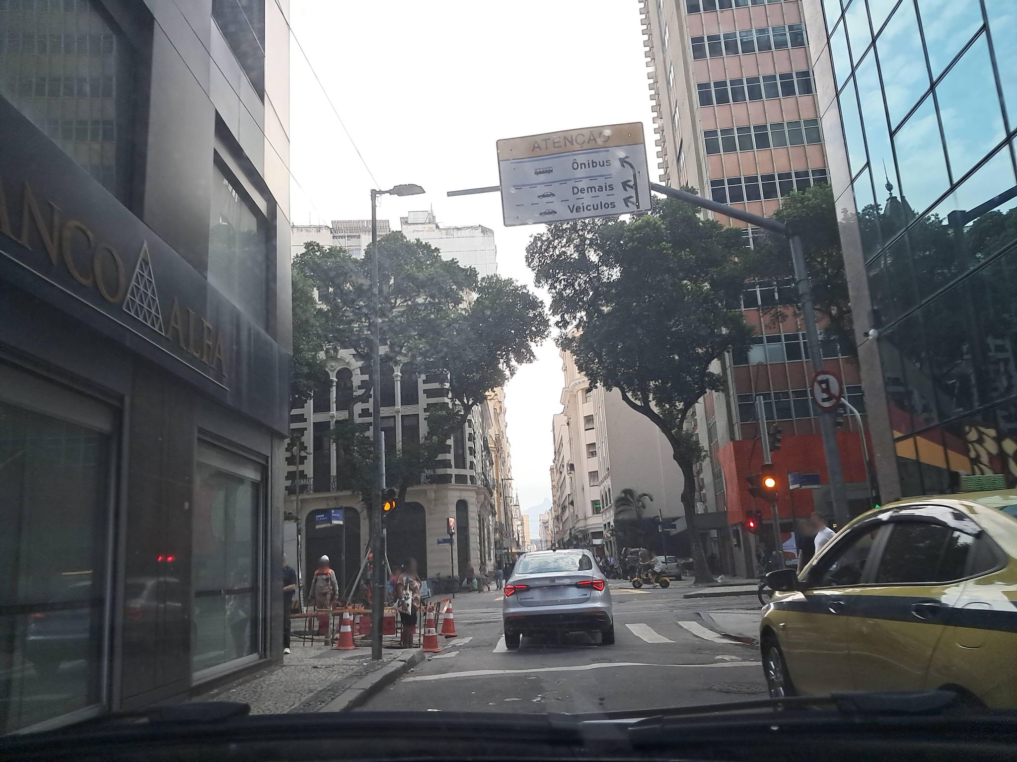 Street-level view near Wiskeria Four by Four, Centro