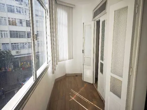 Arpoador apartment with three bedrooms and renovation potential near the beach – 2